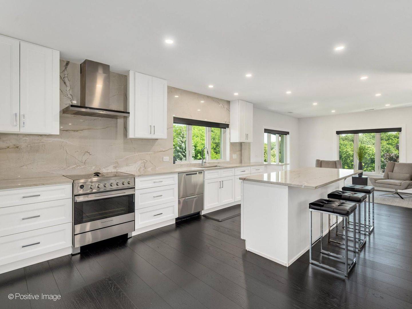 5 OAK BROOK CLUB DR #P6-N, Oak Brook, IL 60523
