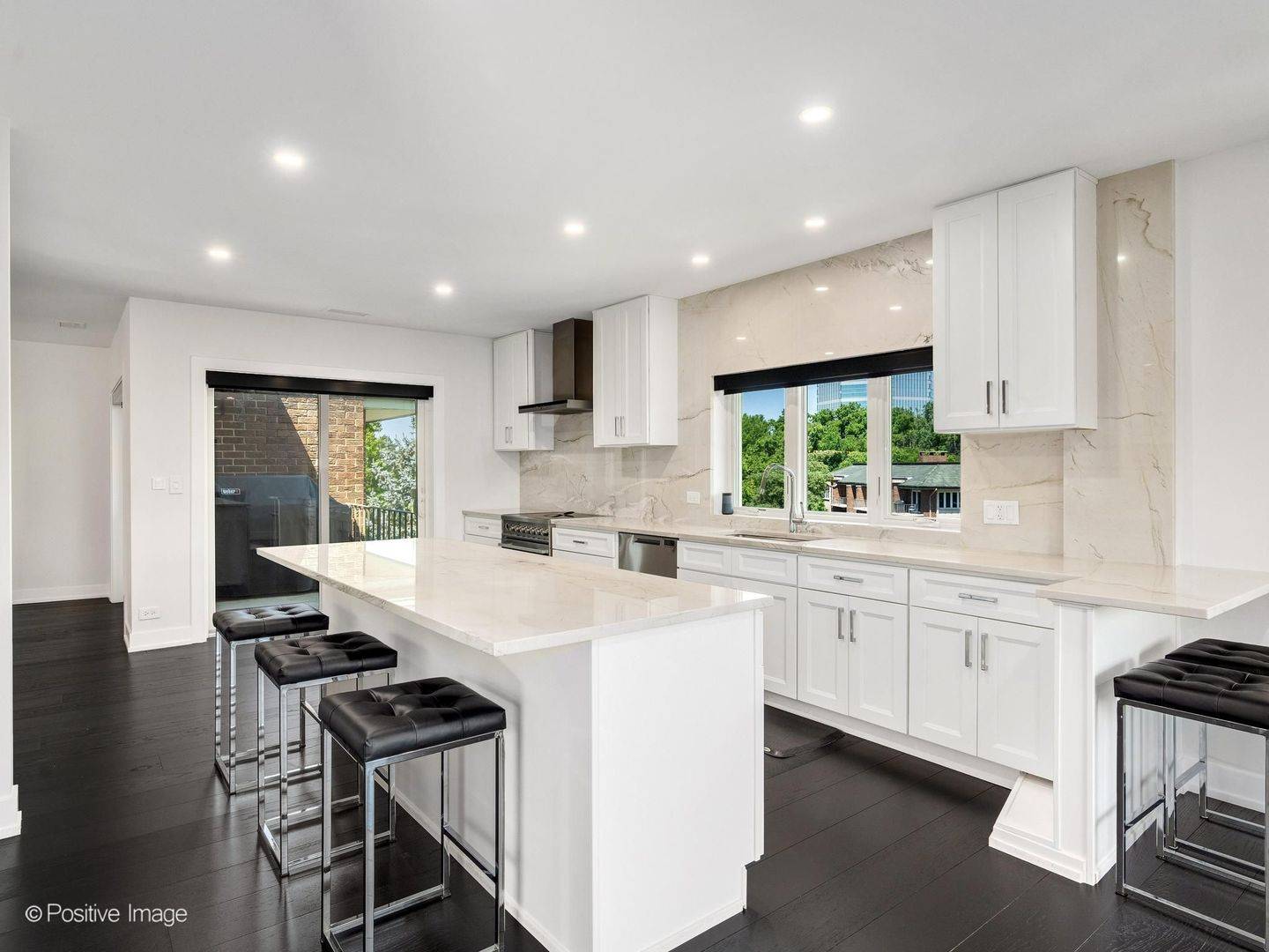 5 OAK BROOK CLUB DR #P6-N, Oak Brook, IL 60523