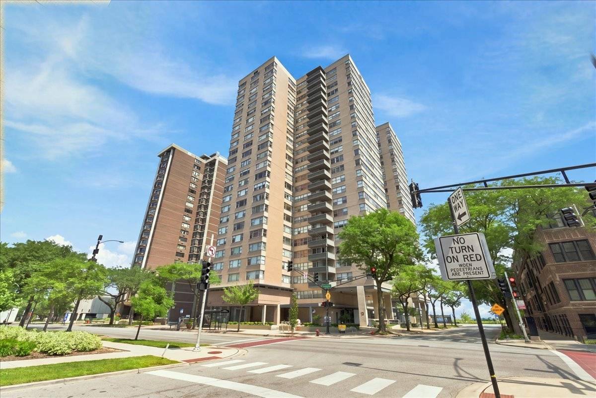 6301 N Sheridan RD #3D, Chicago, IL 60660