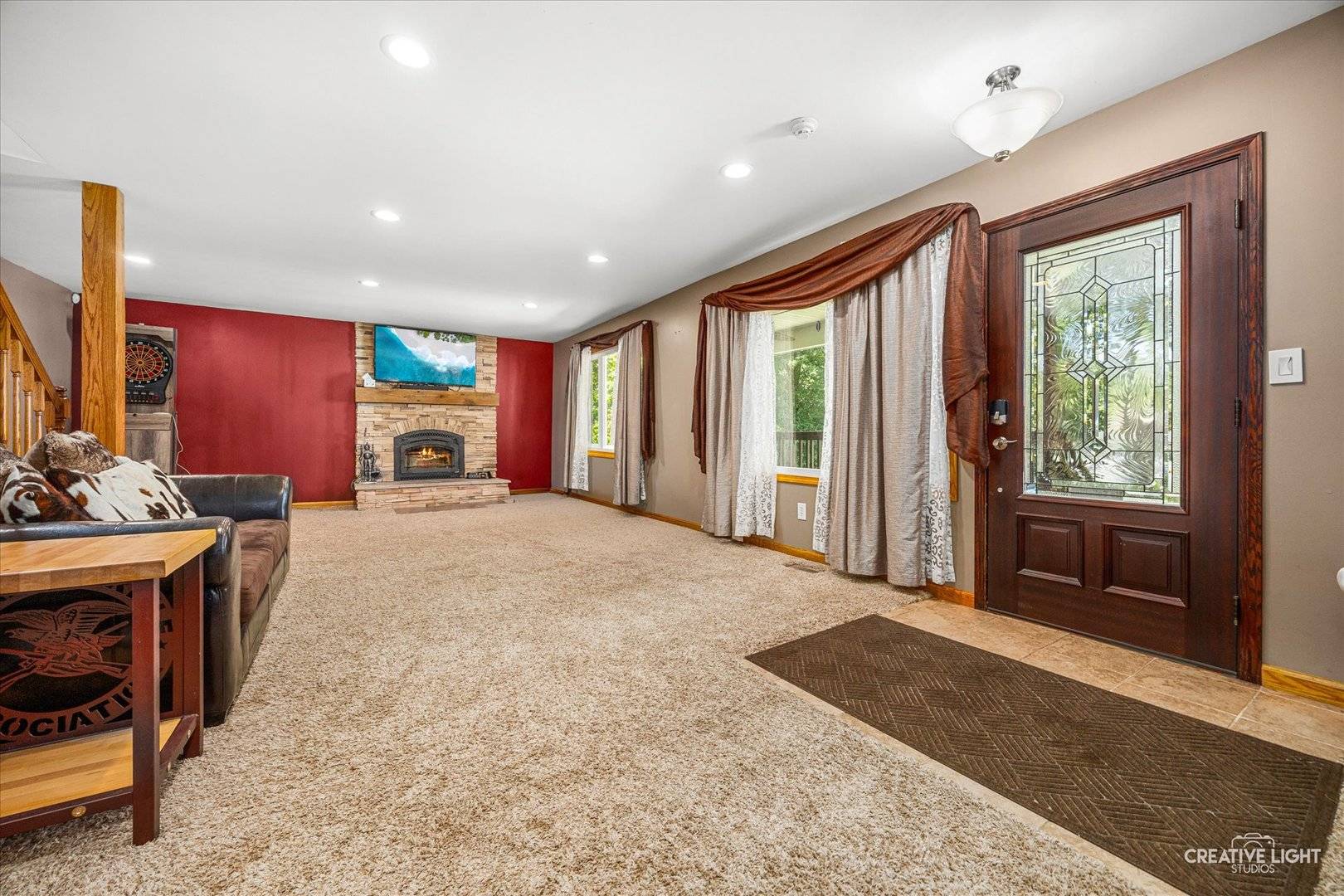 7N035 Smith ST, South Elgin, IL 60177