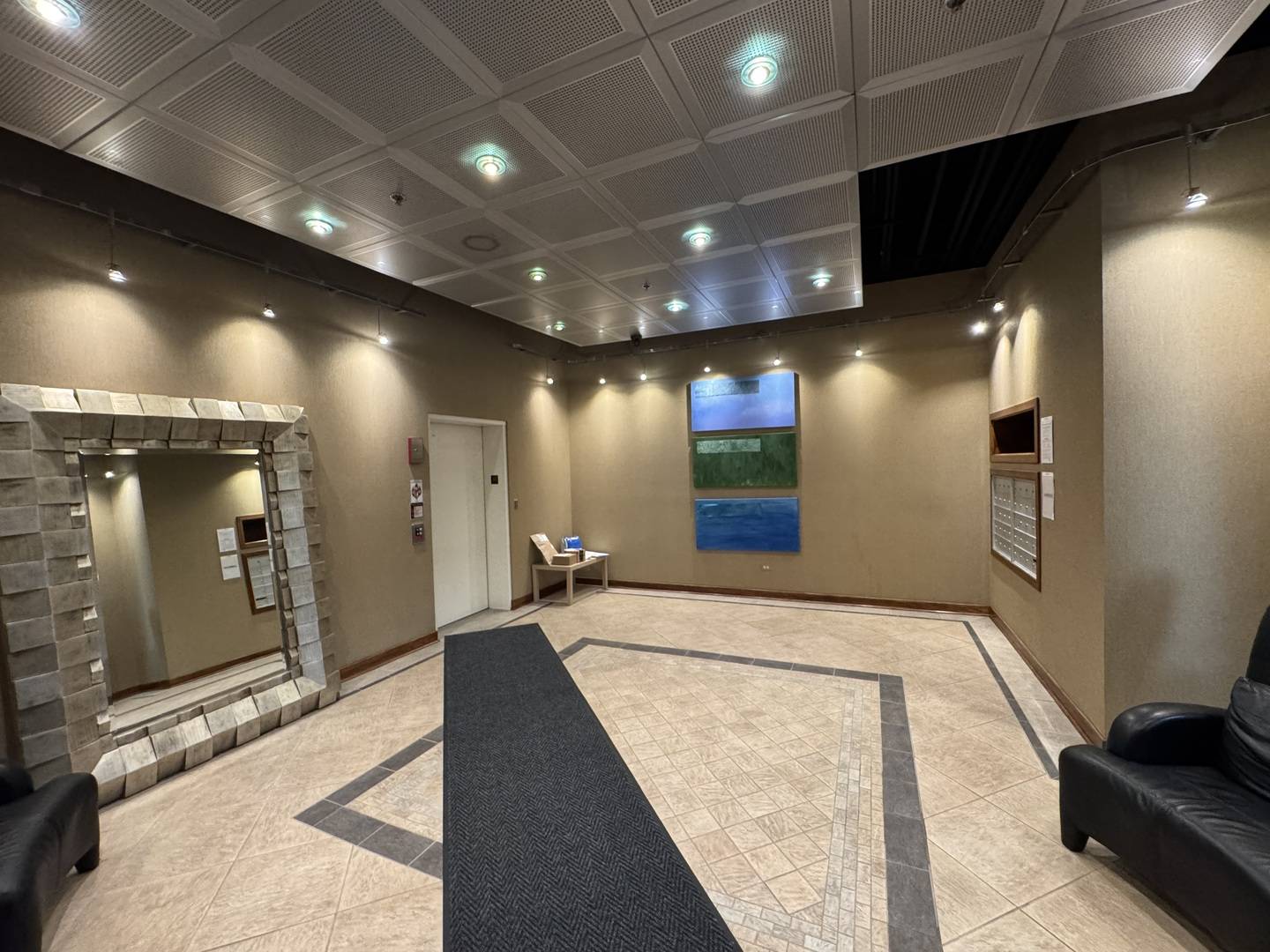 40 E Northwest HWY #212, Mount Prospect, IL 60056