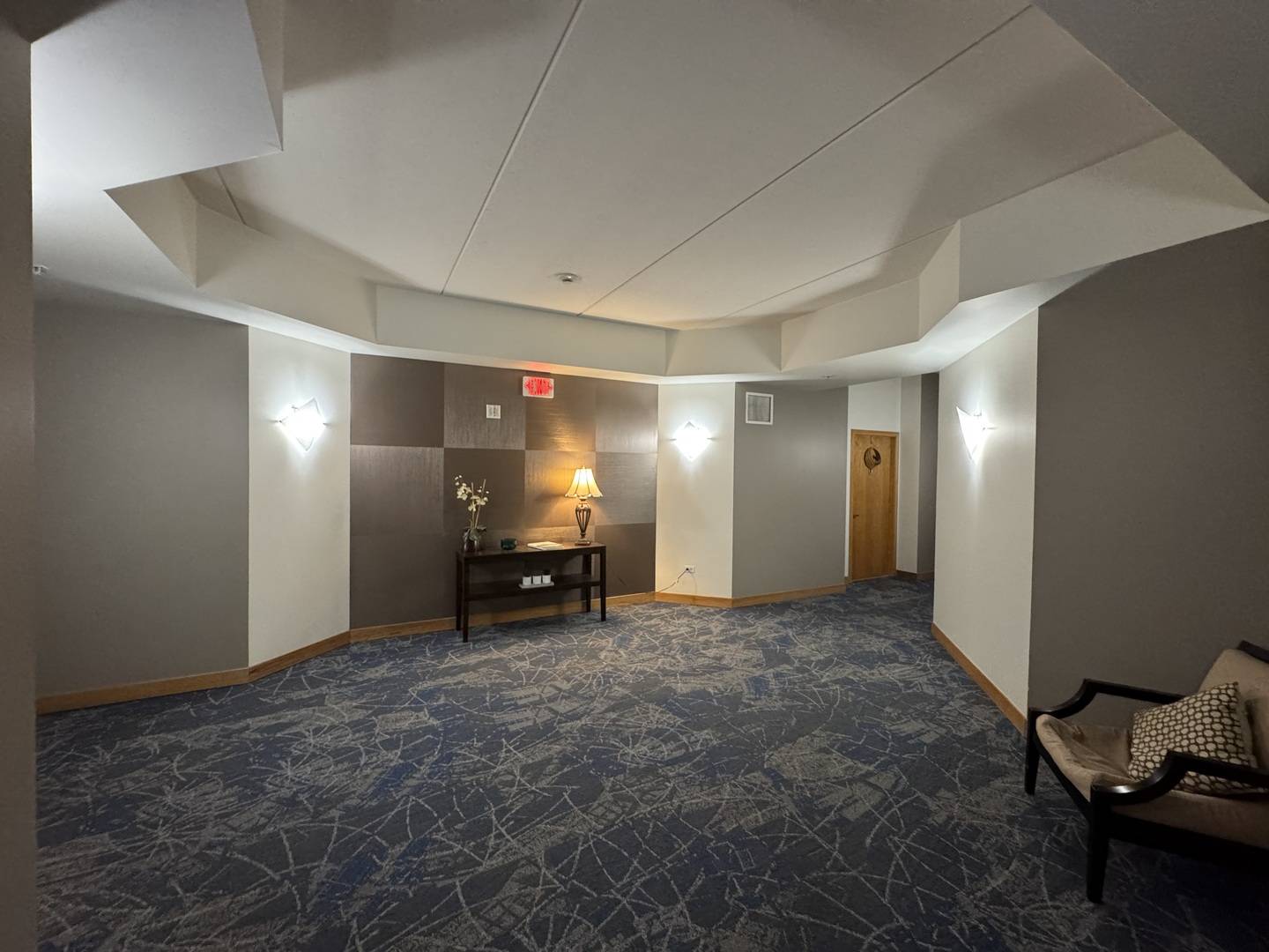 40 E Northwest HWY #212, Mount Prospect, IL 60056