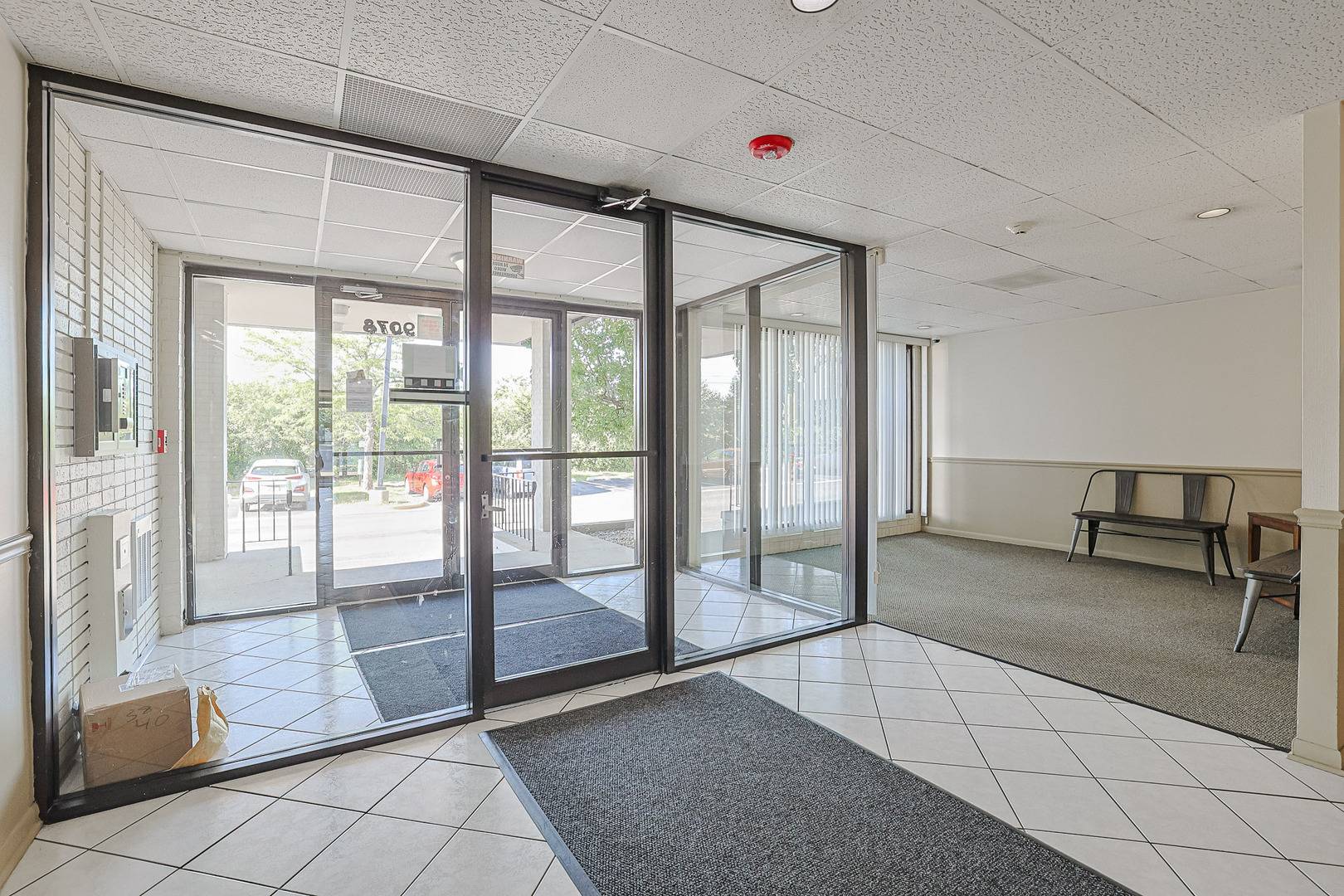 9078 Heathwood DR #2B, Niles, IL 60714