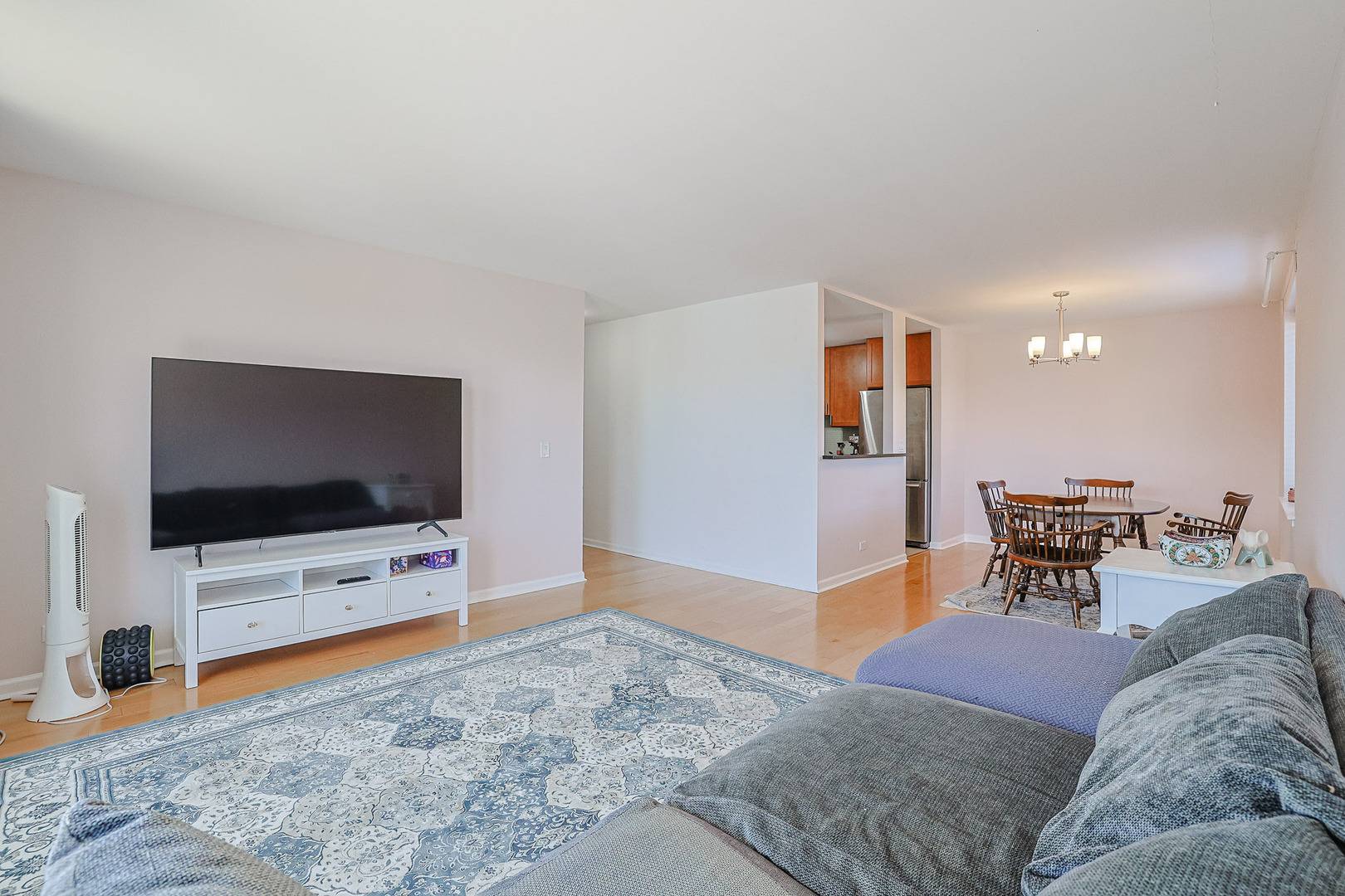 9078 Heathwood DR #2B, Niles, IL 60714