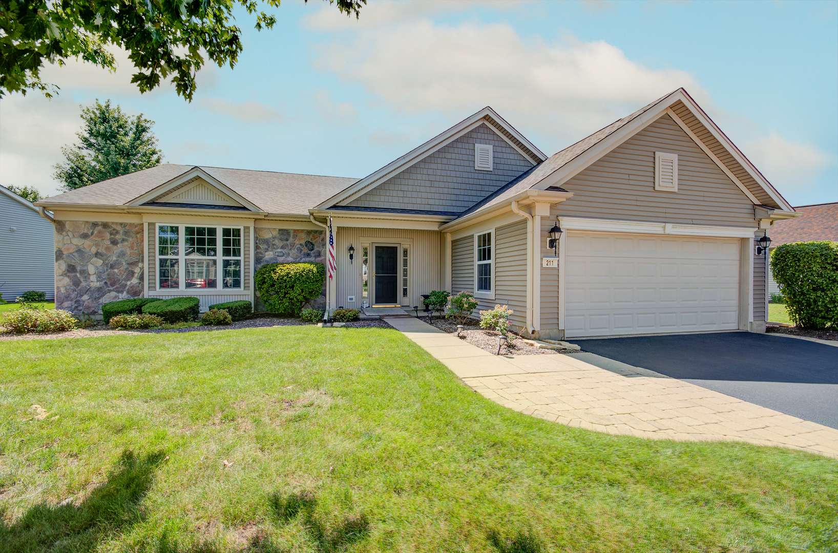 211 Honors DR, Shorewood, IL 60404