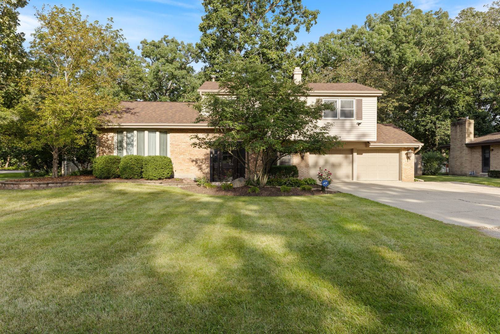 22353 S Knyghtwood DR, Joliet, IL 60404