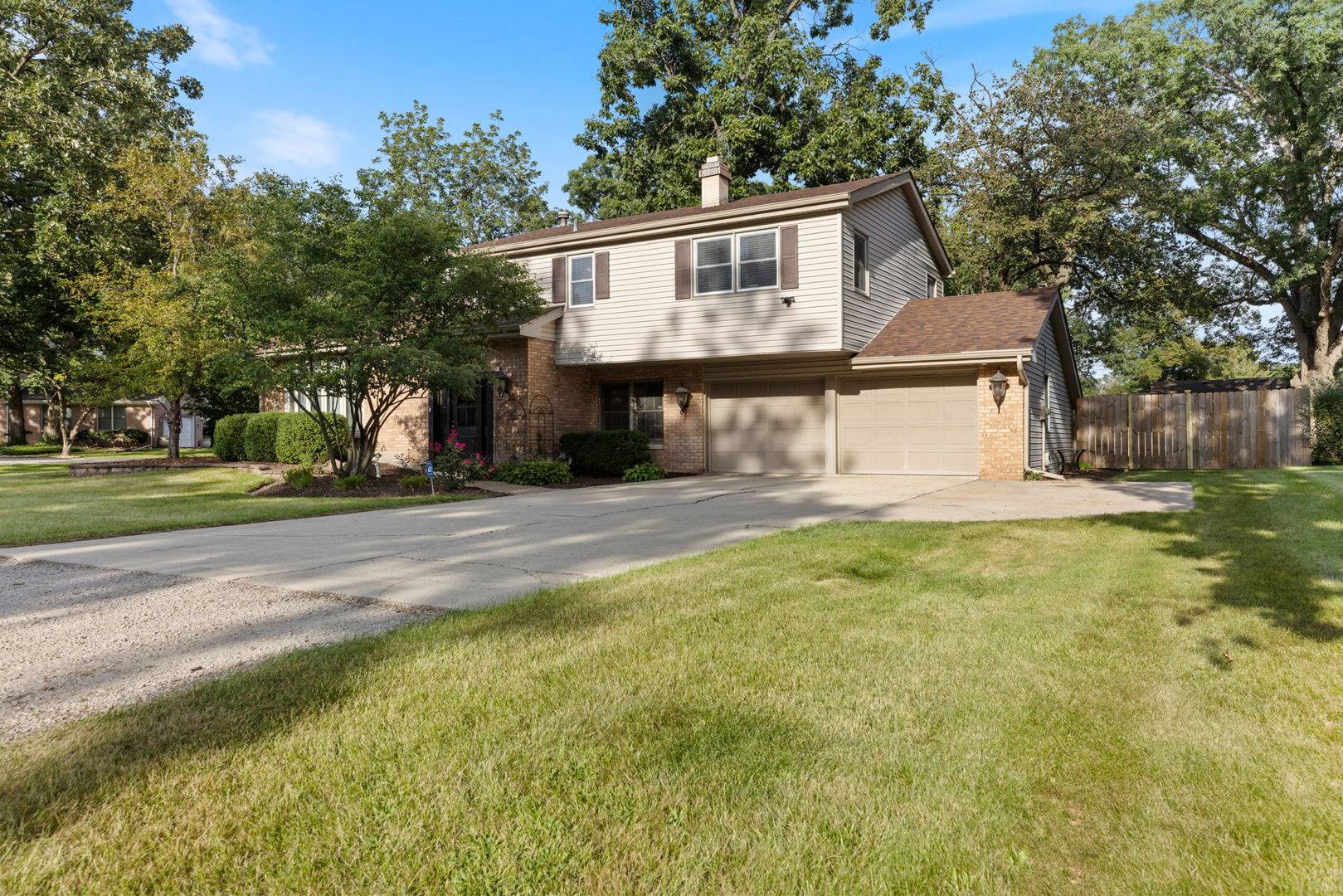 22353 S Knyghtwood DR, Joliet, IL 60404