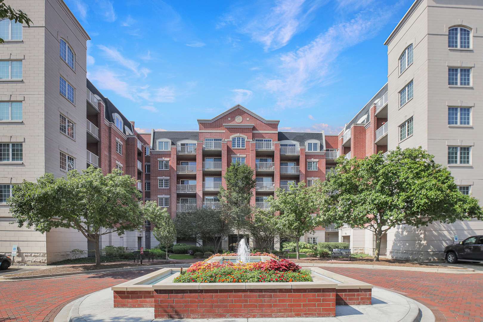 4833 N Olcott AVE #201, Harwood Heights, IL 60706