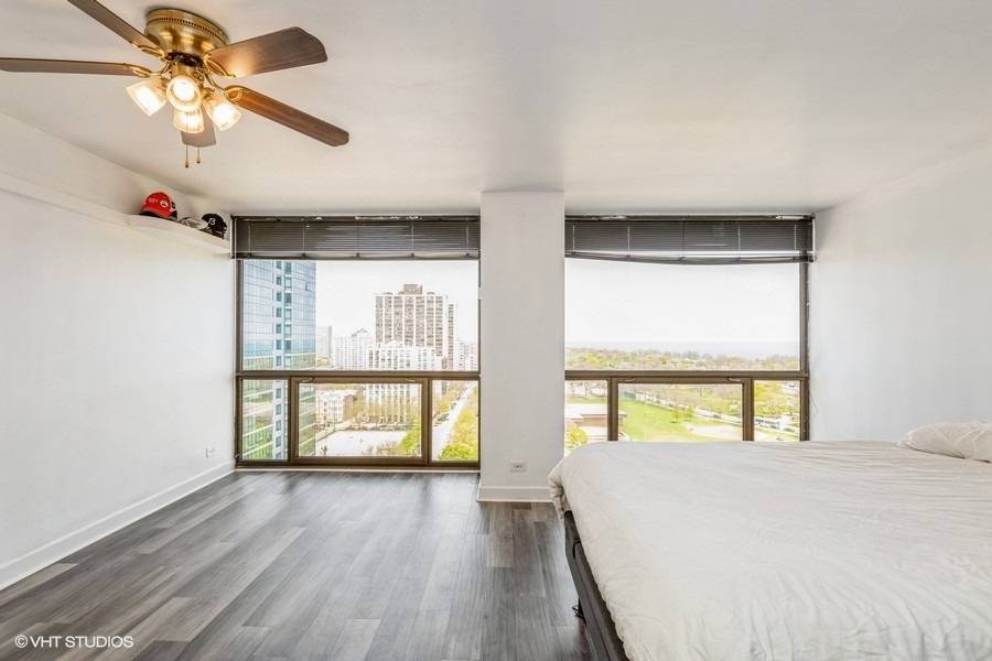 4343 N Clarendon AVE #1518, Chicago, IL 60613