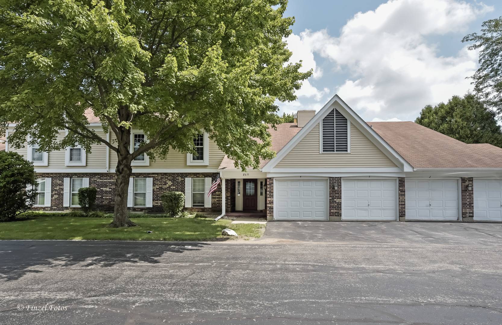 860 Chasefield LN #3, Crystal Lake, IL 60014