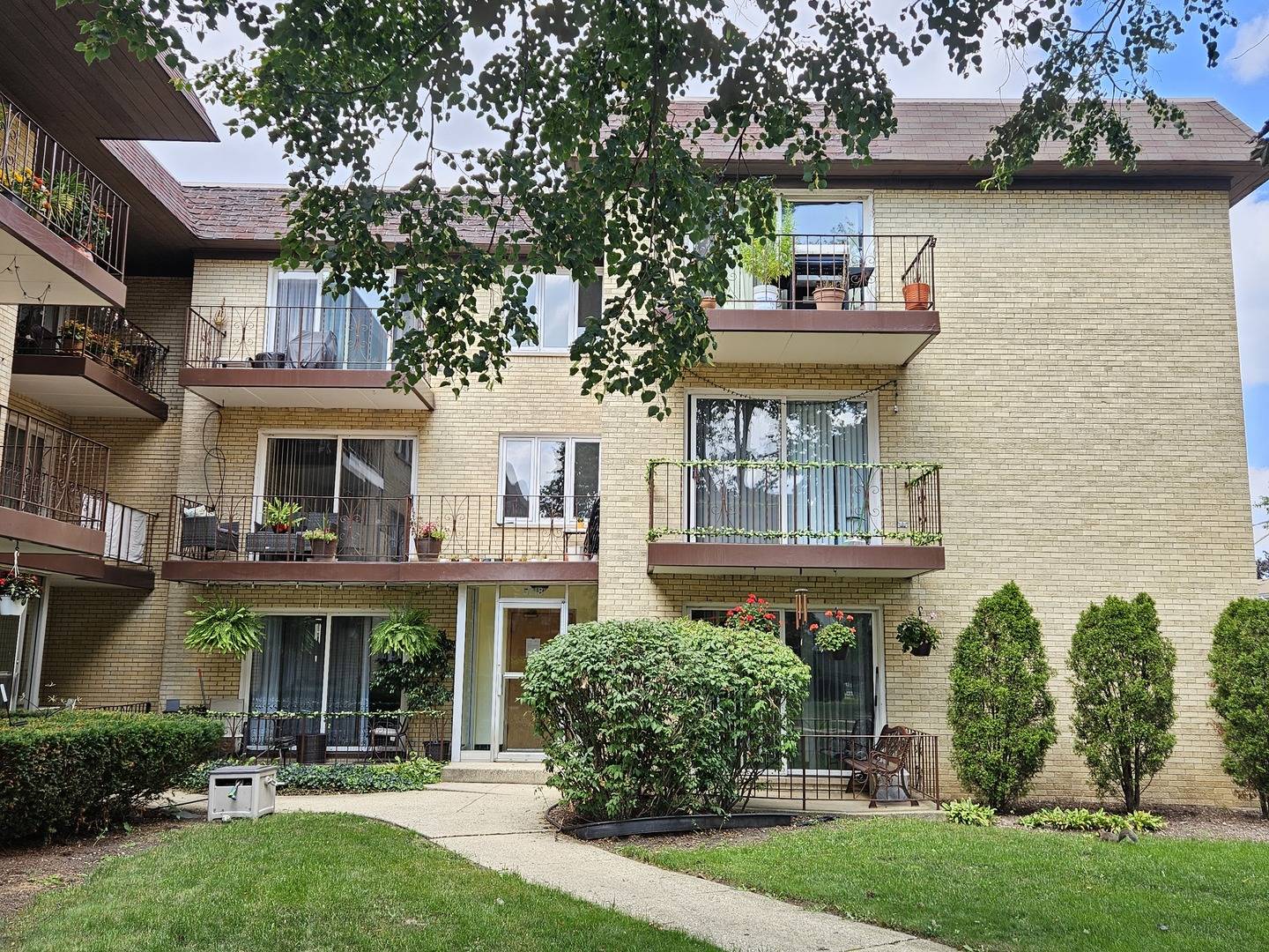5218 N Delphia AVE #309, Chicago, IL 60656