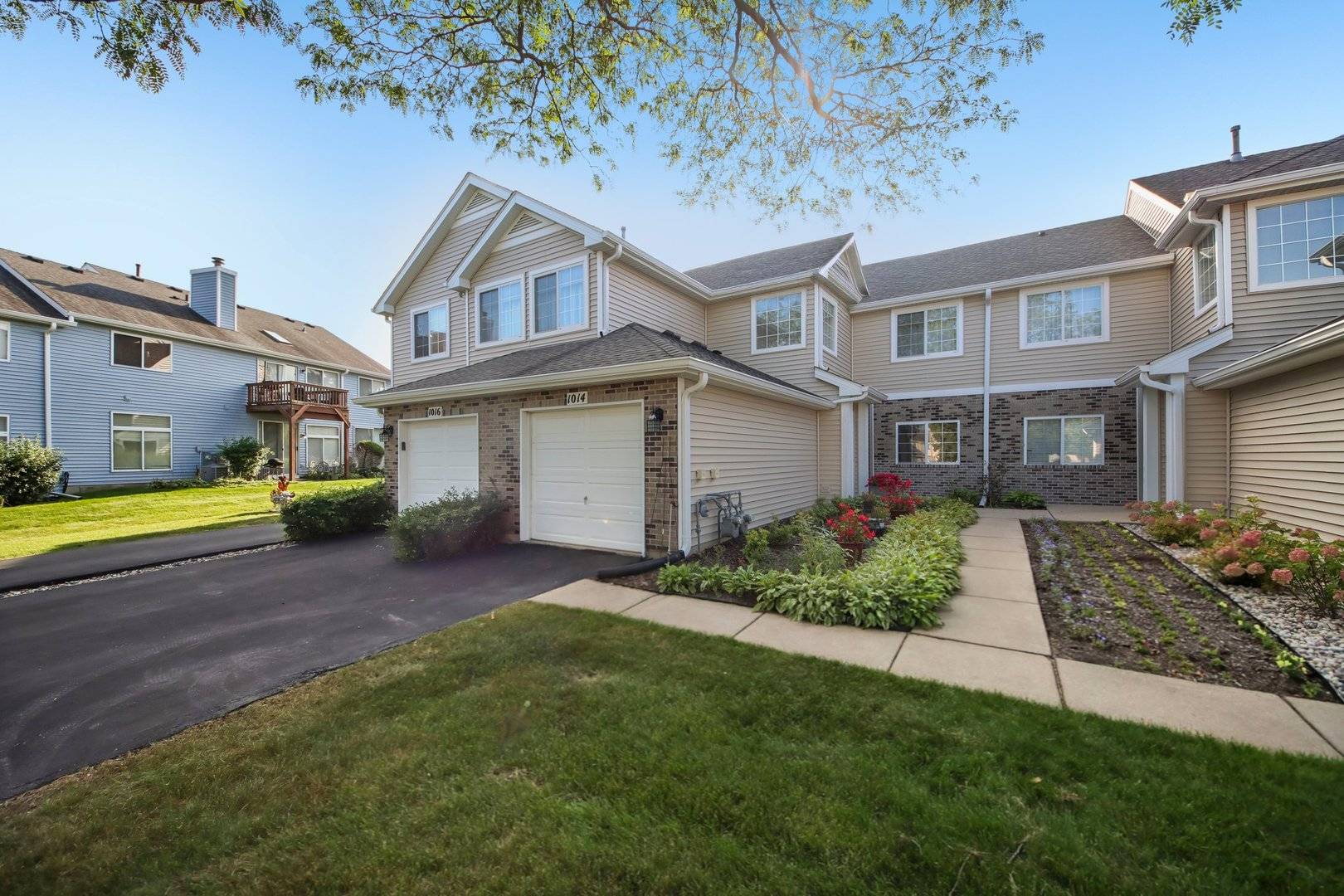 1016 Spring CT, Darien, IL 60561