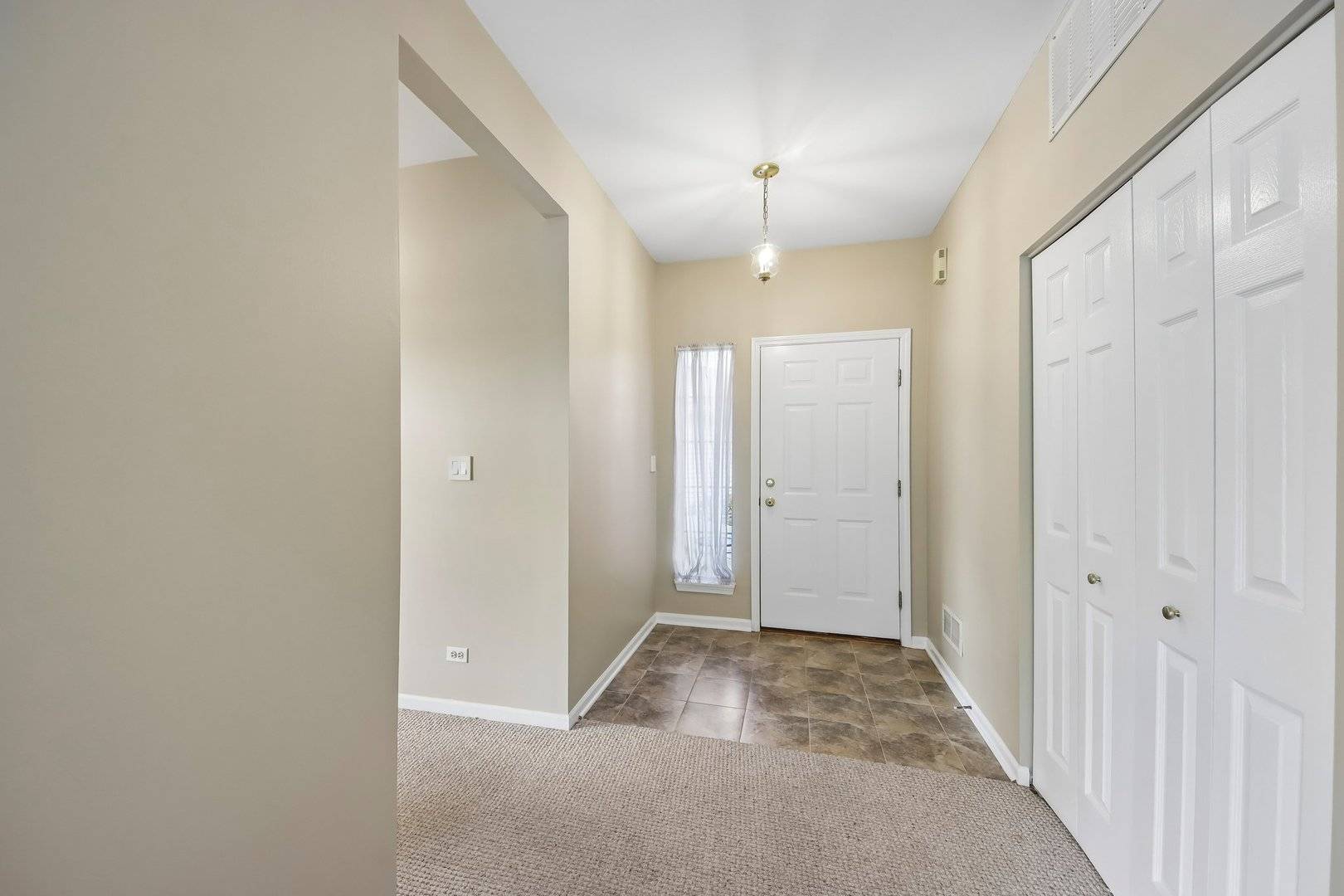 1016 Spring CT, Darien, IL 60561