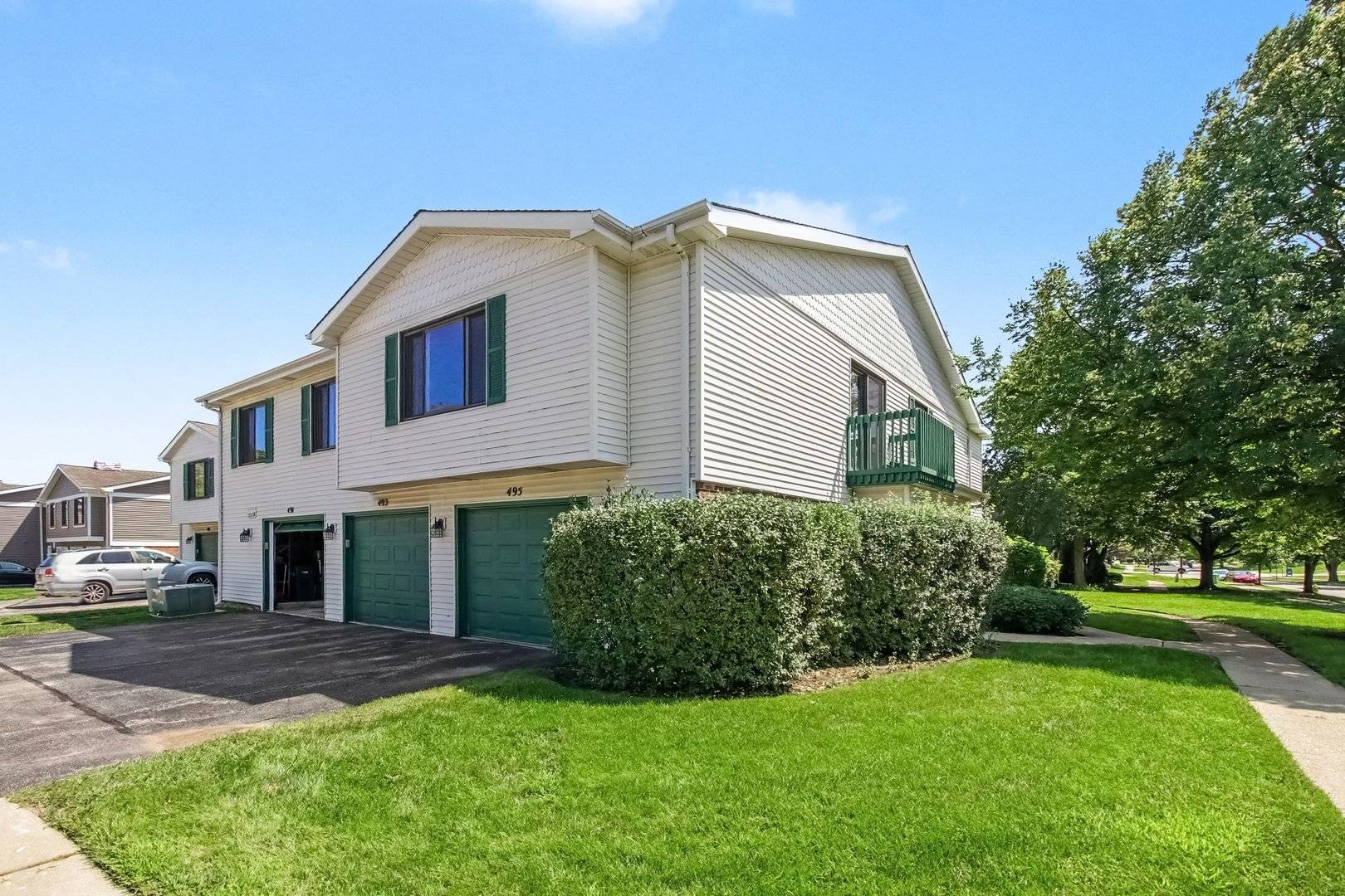 495 Harrison CT, Vernon Hills, IL 60061