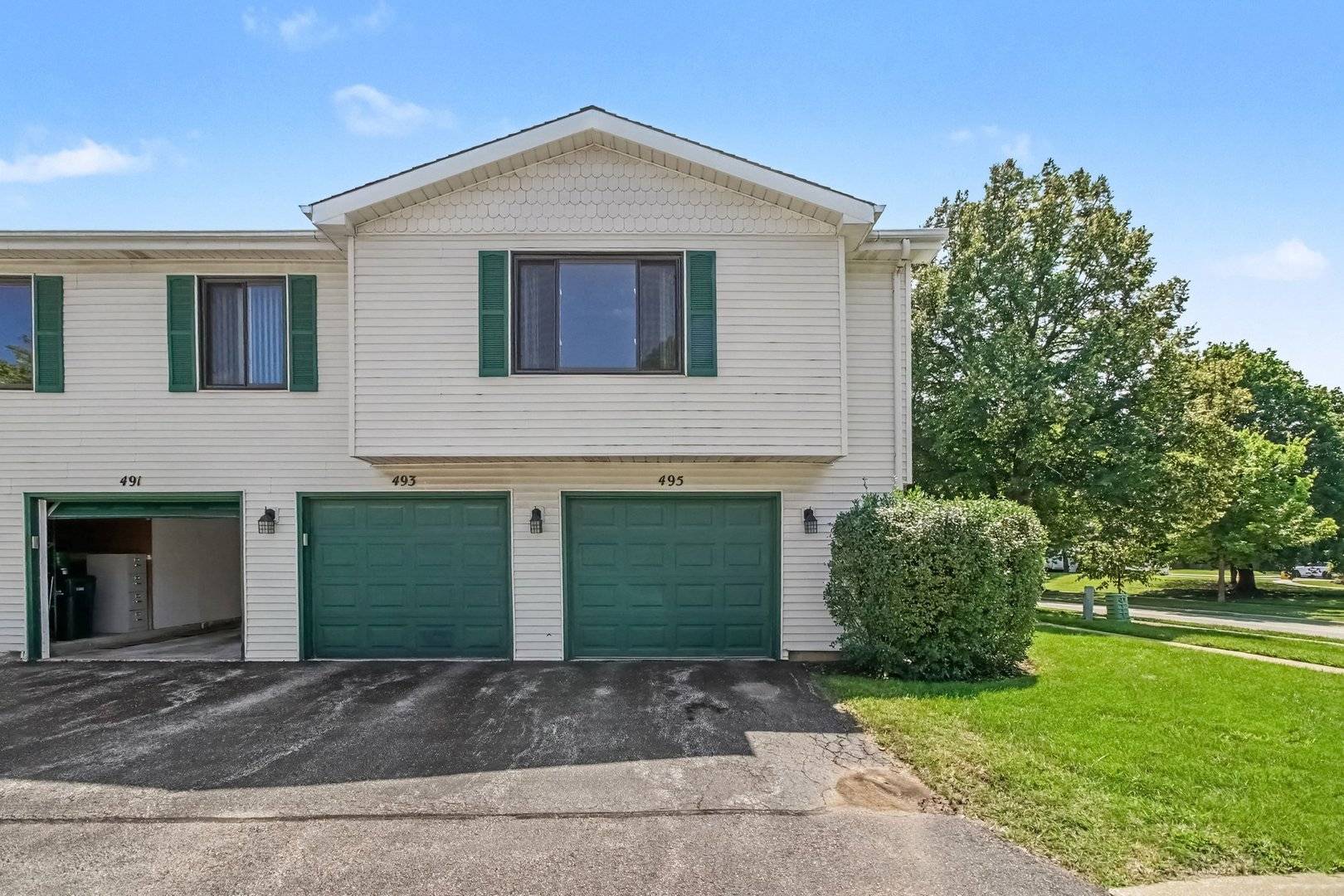495 Harrison CT, Vernon Hills, IL 60061