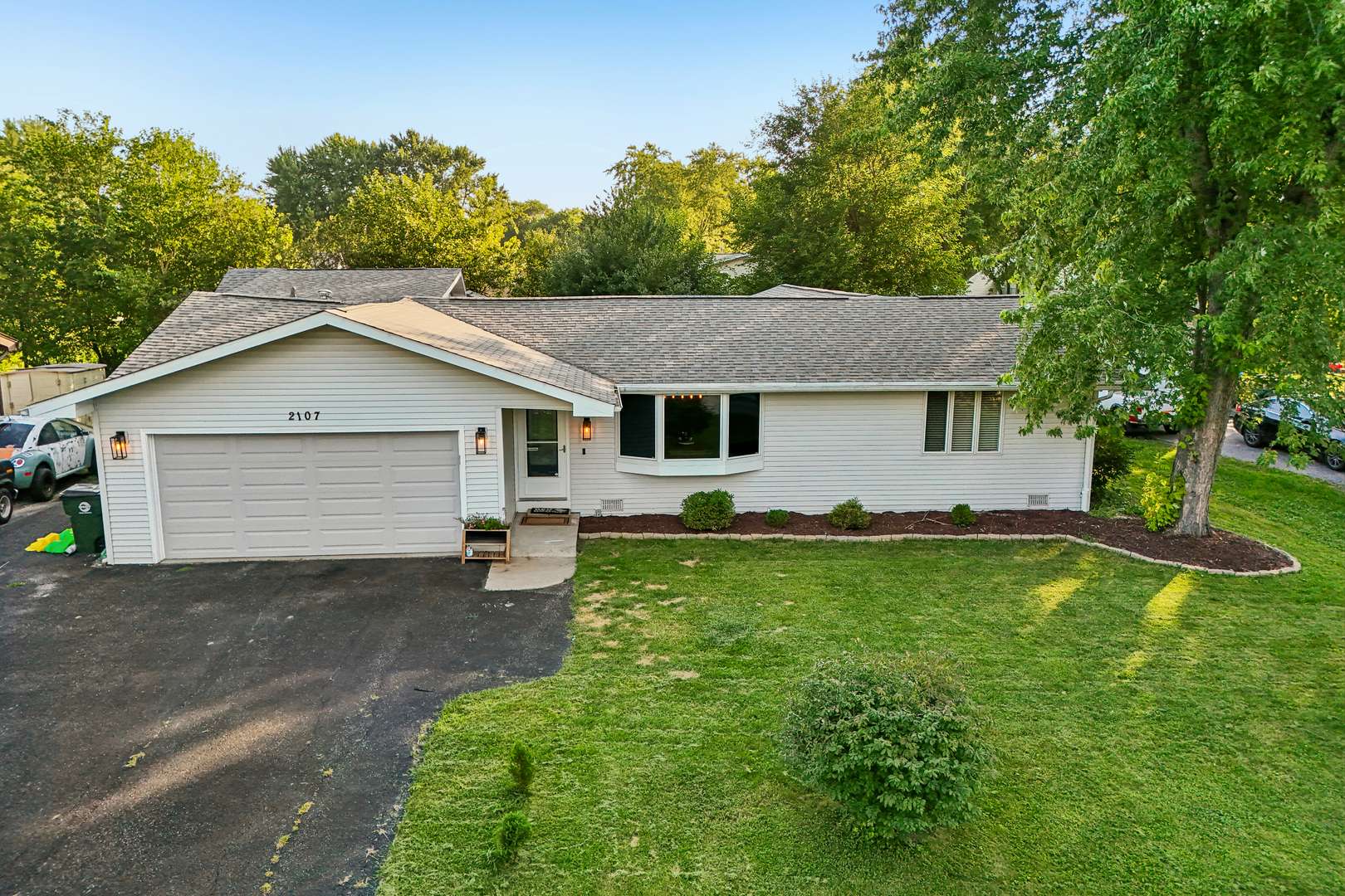Address not disclosed, Lindenhurst, IL 60046