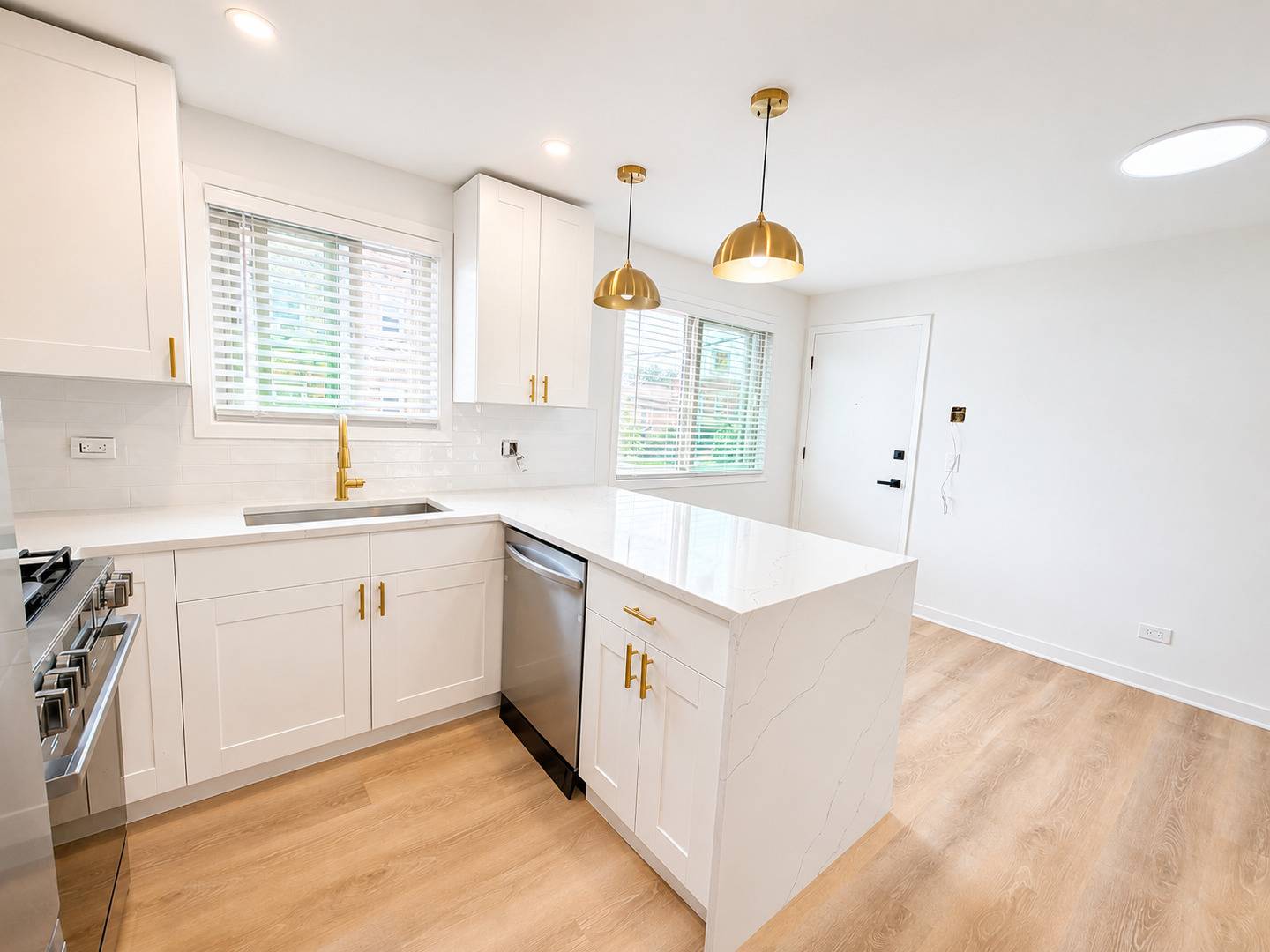 5819 W HIGGINS AVE #2D, Chicago, IL 60630