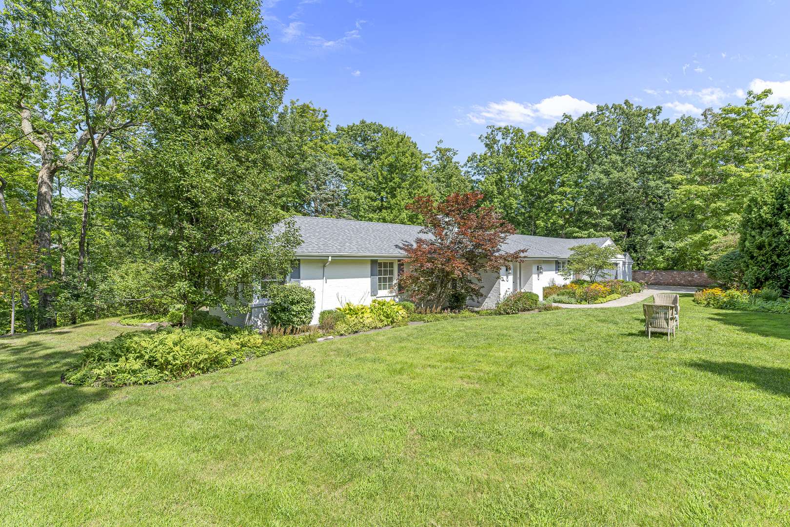 1020 E Westleigh RD, Lake Forest, IL 60045