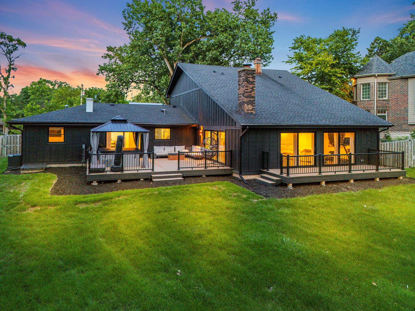 8122 Fairmount AVE, Downers Grove, IL 60516