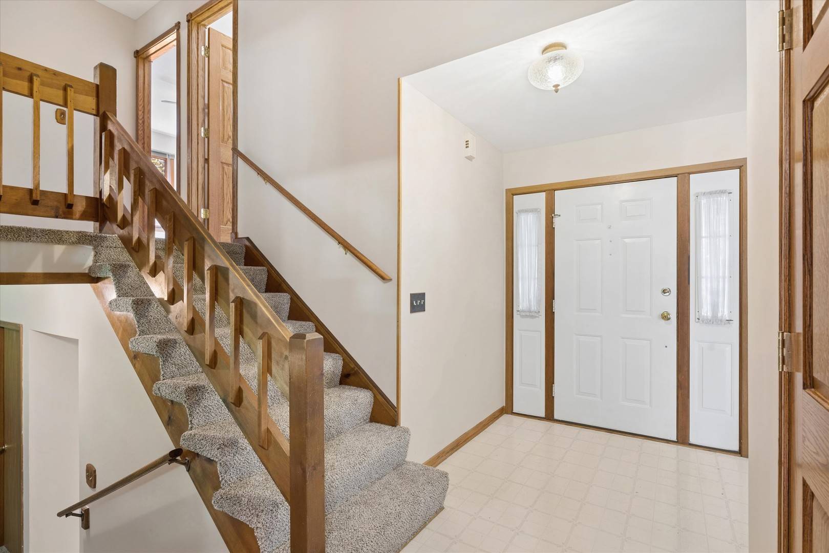 5401 W Chasefield CIR, Mchenry, IL 60050