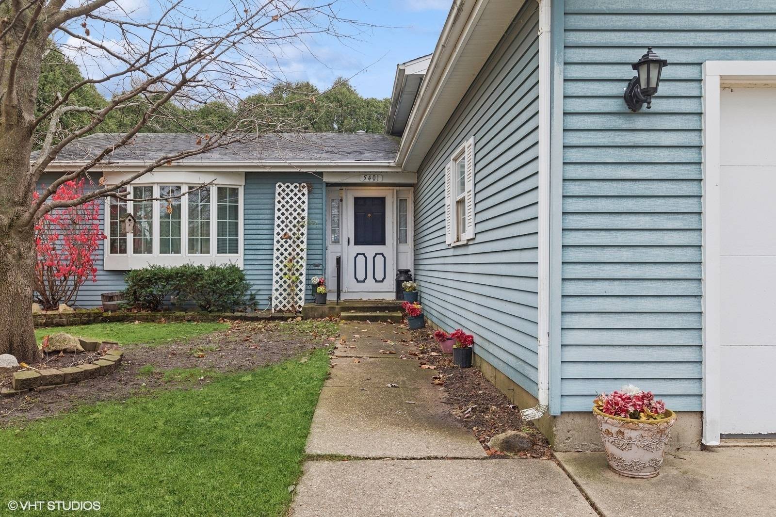 5401 W Chasefield CIR, Mchenry, IL 60050