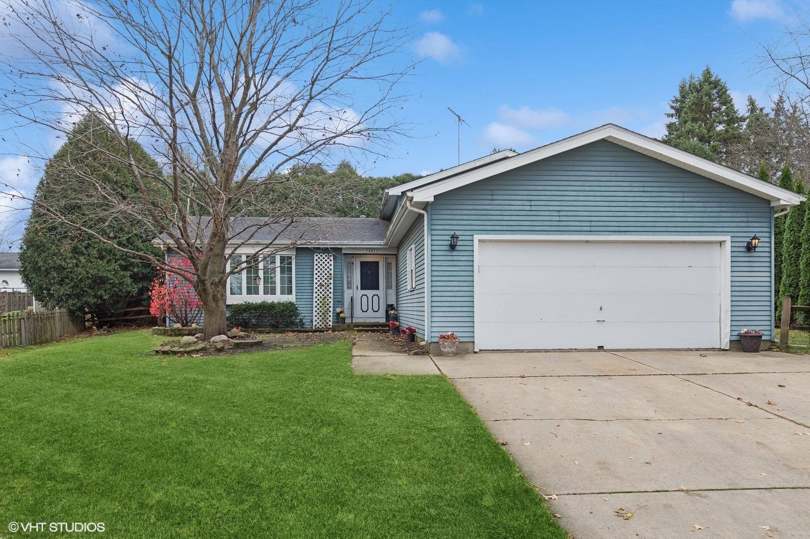 5401 W Chasefield CIR, Mchenry, IL 60050
