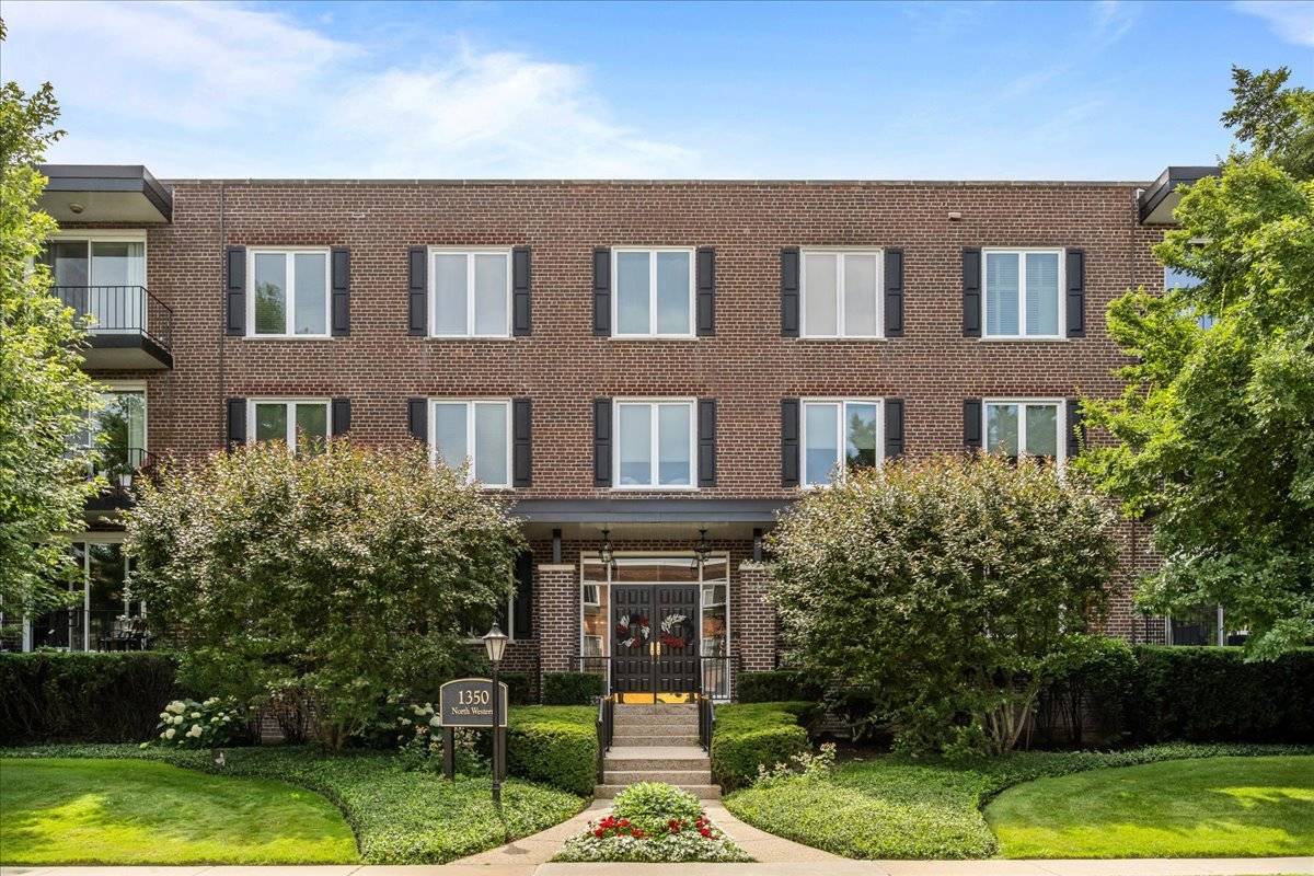 1350 N Western AVE #205, Lake Forest, IL 60045