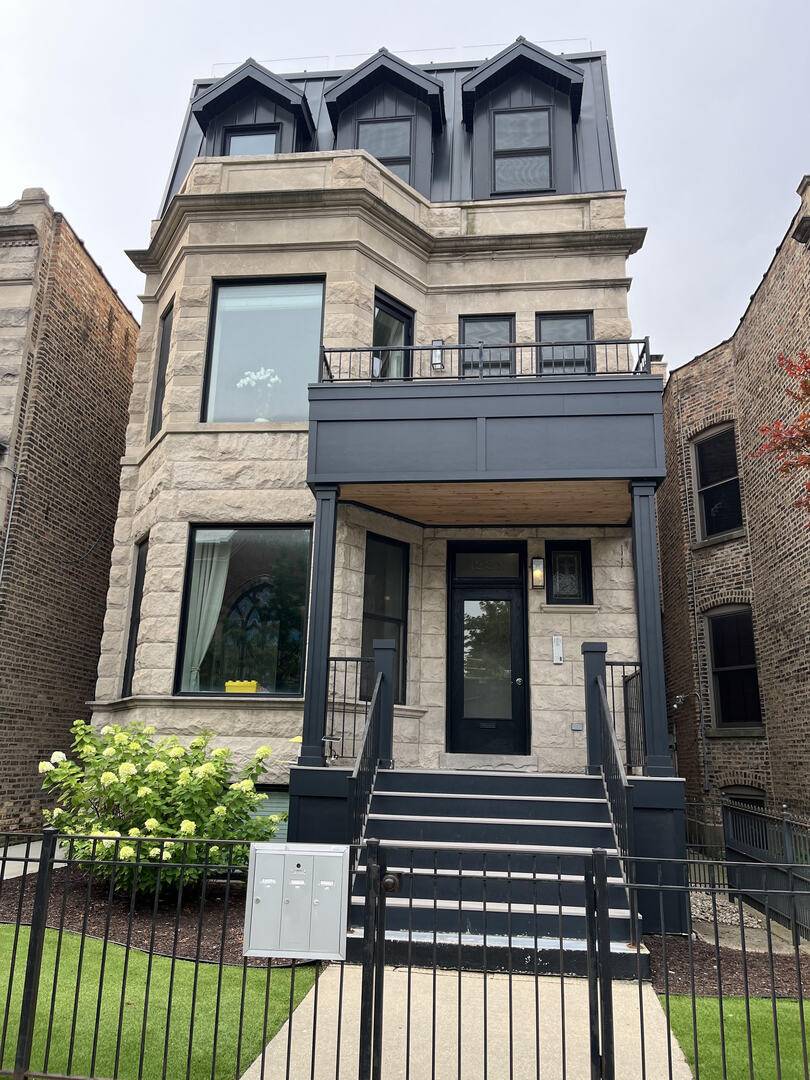 1225 W Addison ST #1, Chicago, IL 60613