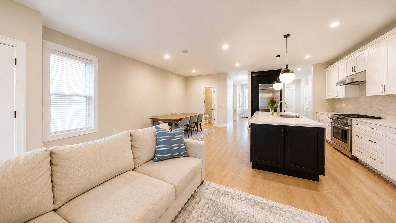 1225 W Addison ST #1, Chicago, IL 60613