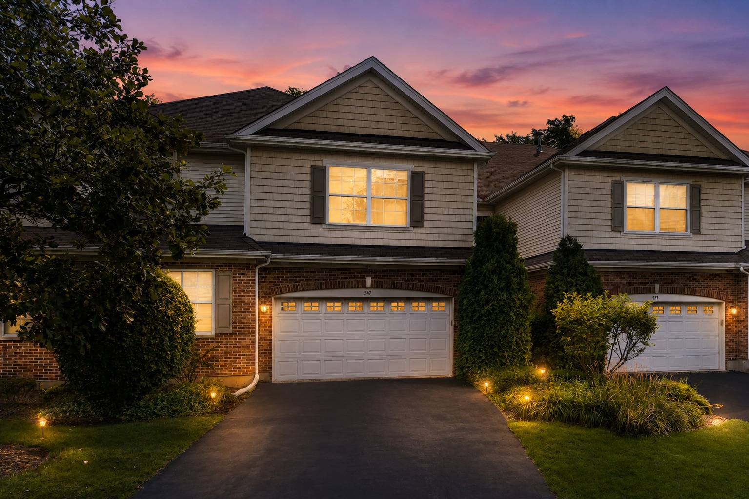 547 Bobby Ann CT, Roselle, IL 60172