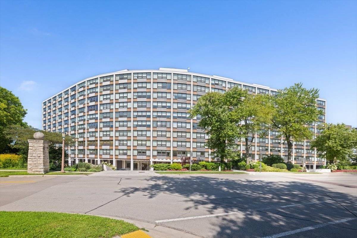 1630 Sheridan RD #5G, Wilmette, IL 60091