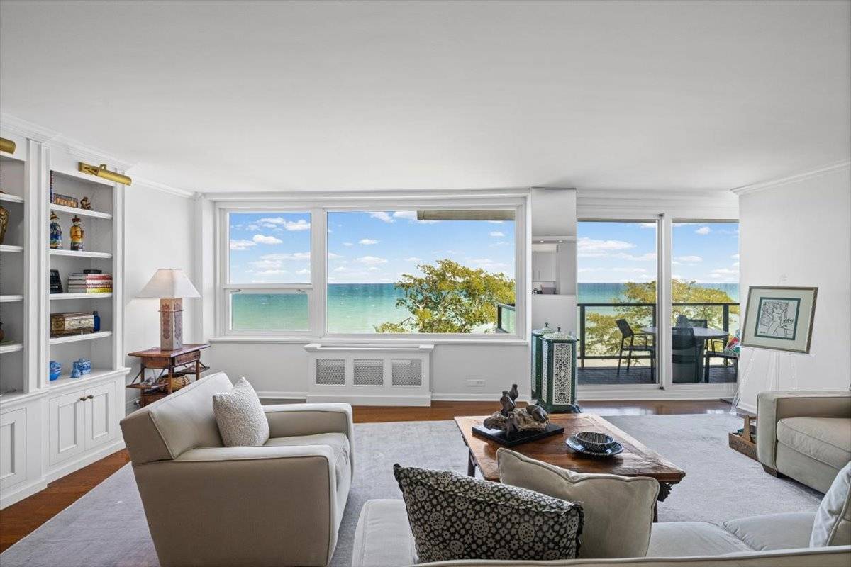 1630 Sheridan RD #5G, Wilmette, IL 60091