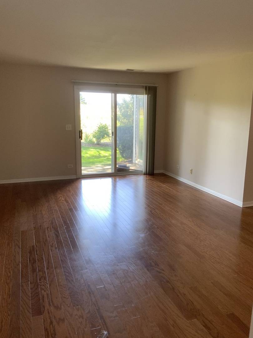 1675 Mansfield CT #3, Roselle, IL 60172