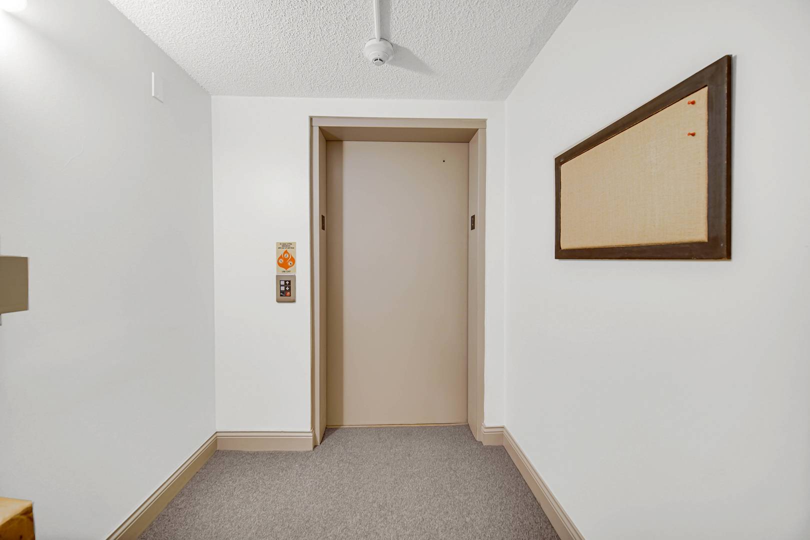 225 E Wing ST #302, Arlington Heights, IL 60004