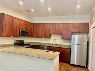917 N Kingsbury ST, Chicago, IL 60610