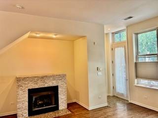 917 N Kingsbury ST, Chicago, IL 60610
