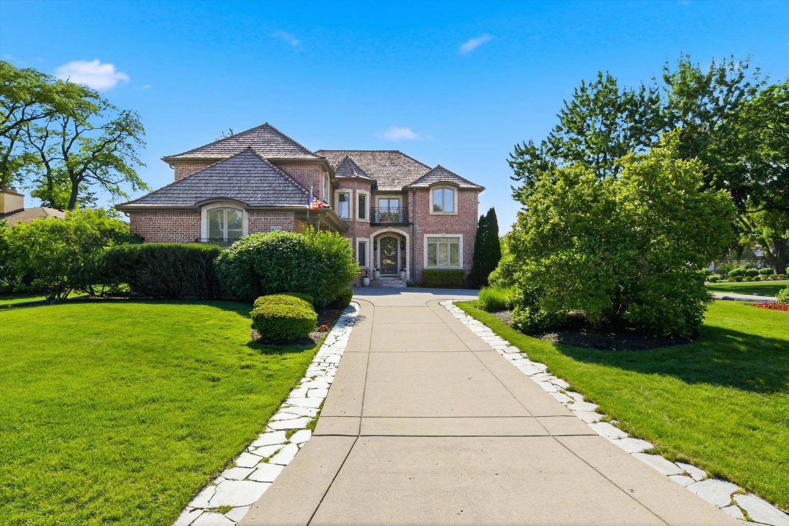 809 Edgemont LN, Park Ridge, IL 60068