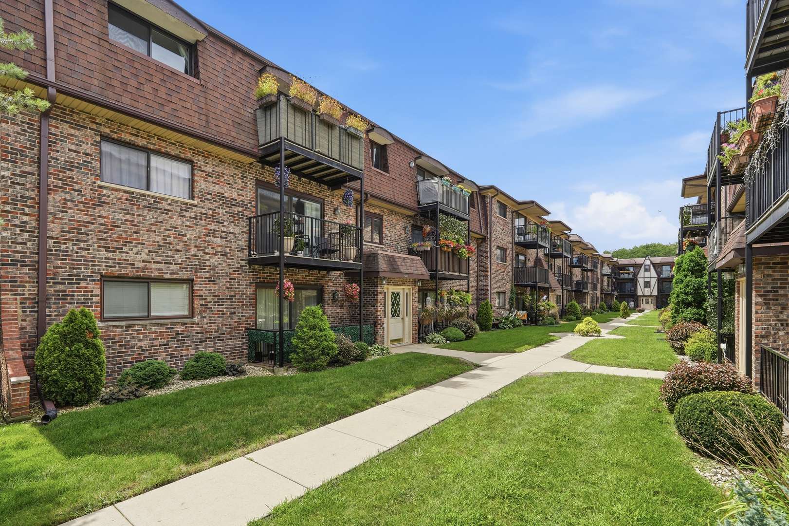 7600 W Lawrence AVE #3B, Harwood Heights, IL 60706