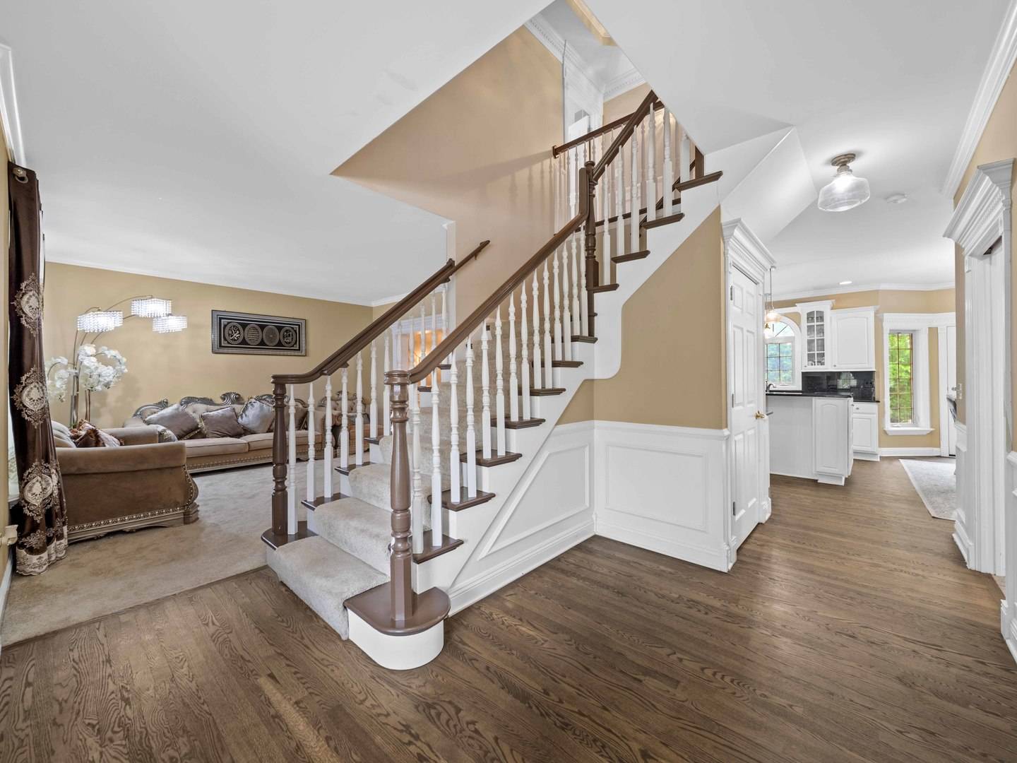 3404 Redwing DR, Naperville, IL 60564