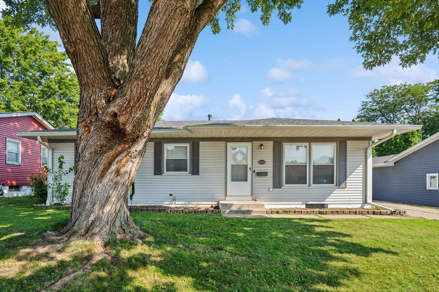 3236 W Dover CT, Davenport, IA 52804