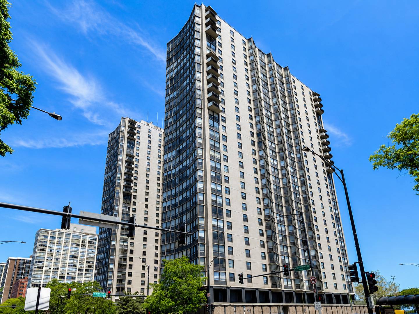 5701 N Sheridan RD #16N, Chicago, IL 60660