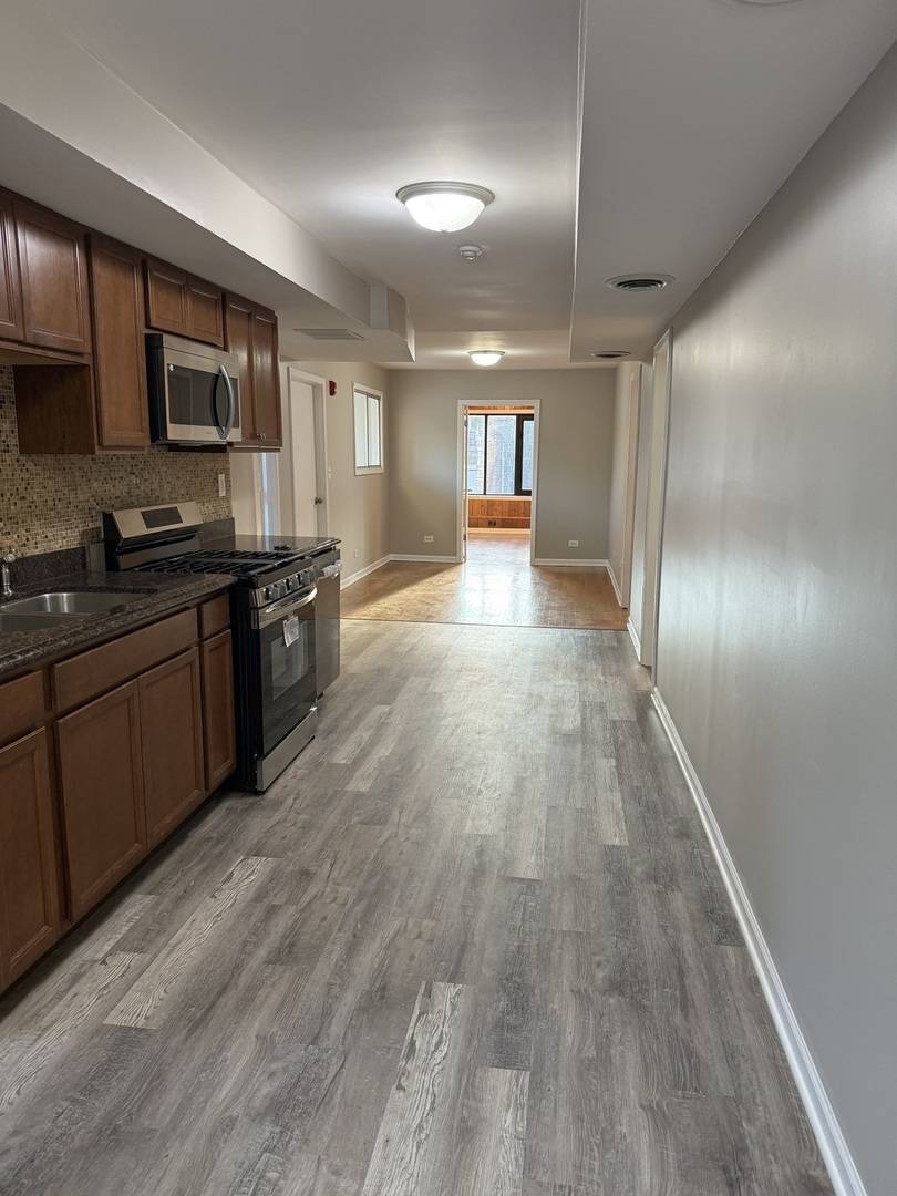 33 N Cass AVE #2, Westmont, IL 60559