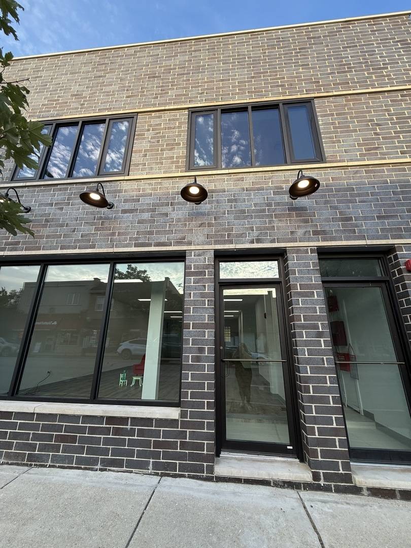33 N Cass AVE #2, Westmont, IL 60559