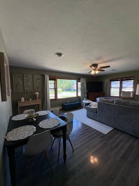 530 E 3rd ST, Lockport, IL 60441