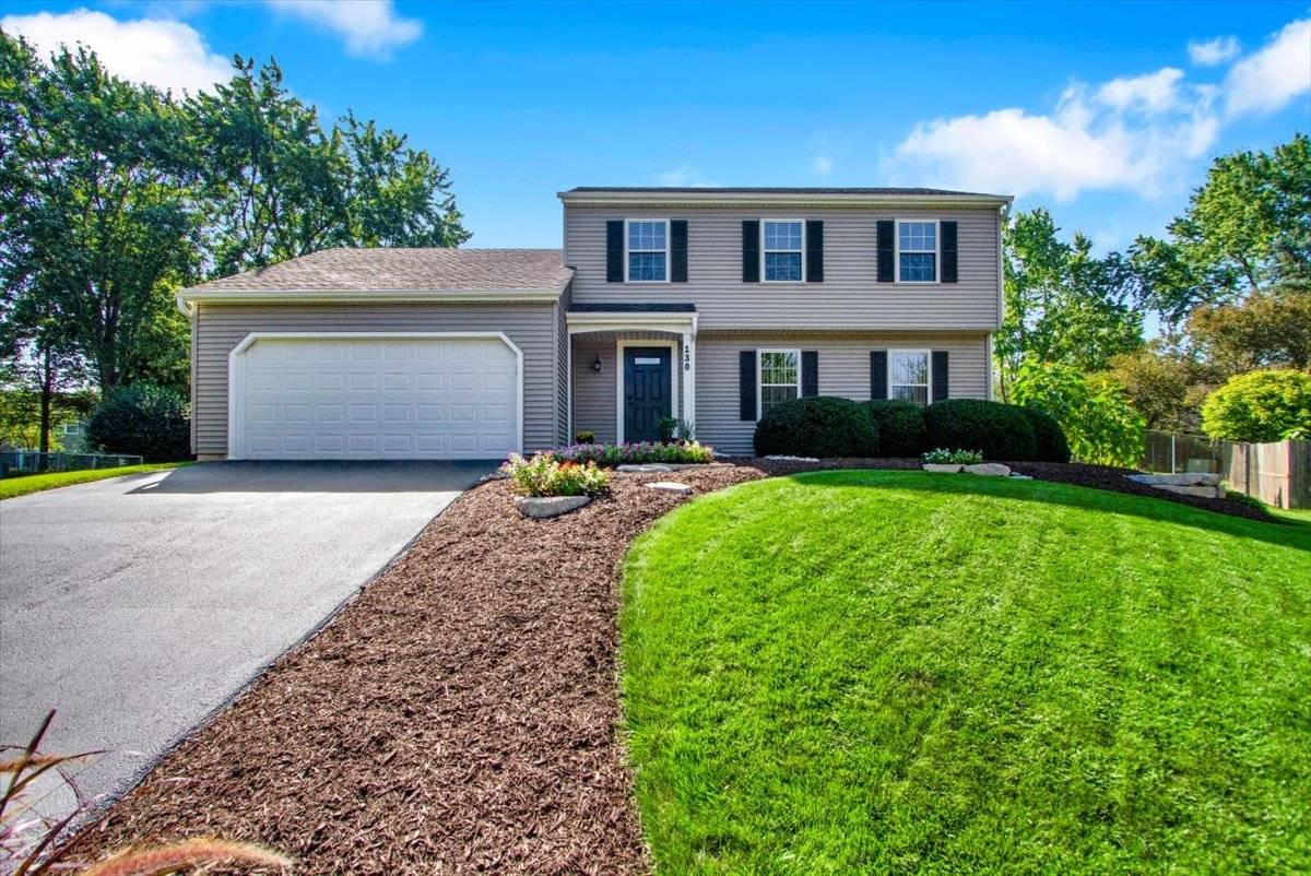 130 Lewis CT, St. Charles, IL 60174