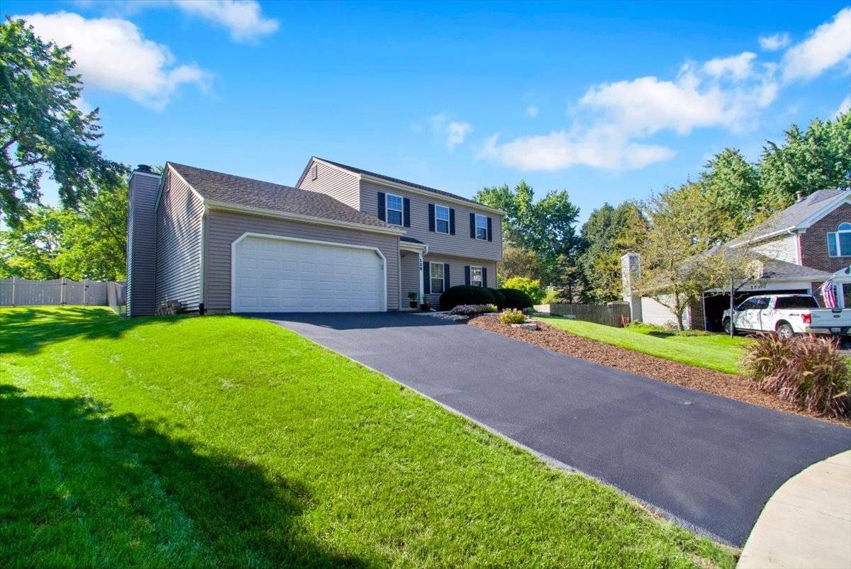 130 Lewis CT, St. Charles, IL 60174