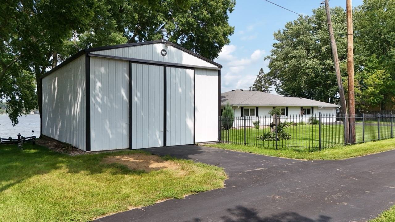 17807 Route 84 Route N, East Moline, IL 61244