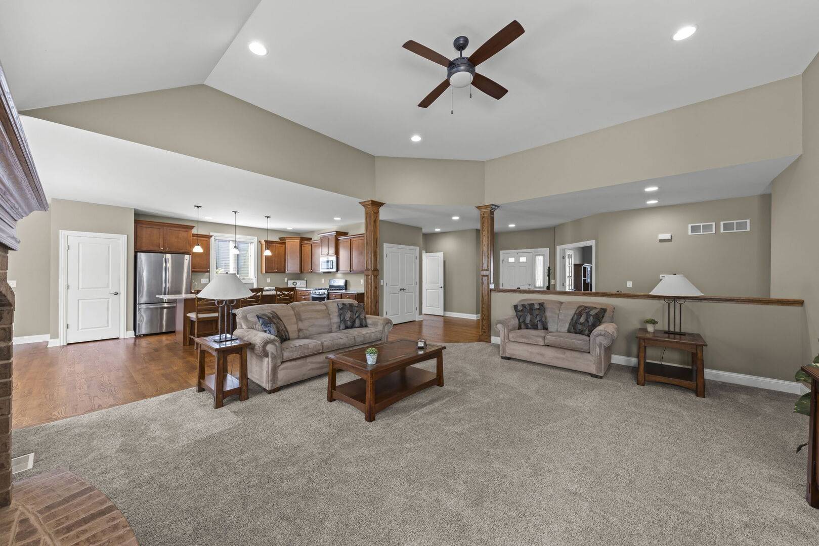 476 Bloomfield CIR W, Oswego, IL 60543