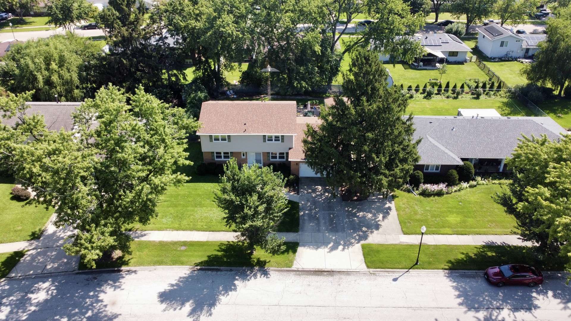 1715 Lily ST, Aurora, IL 60505