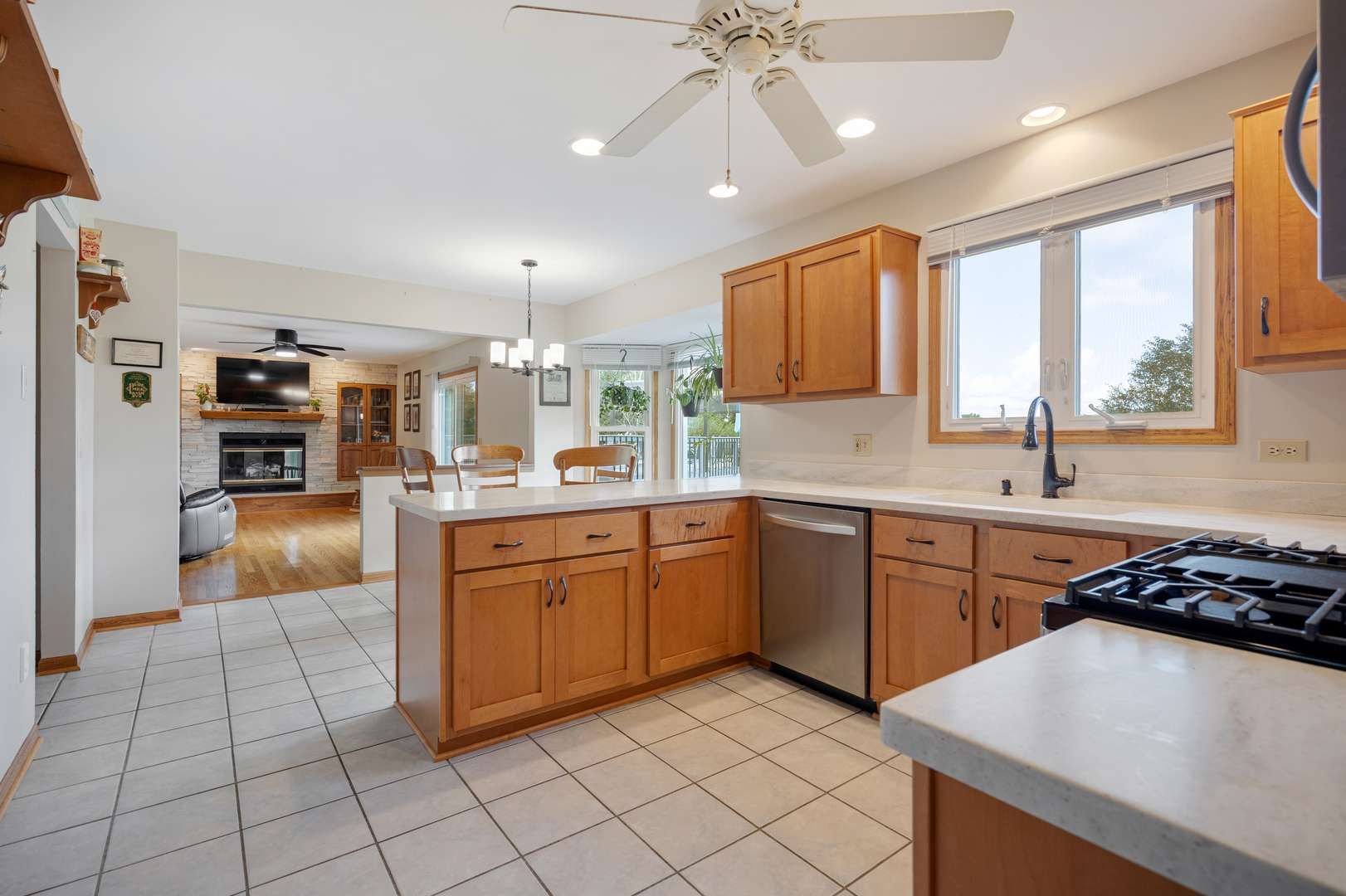 15N133 Shirewood Farm RD, Hampshire, IL 60140